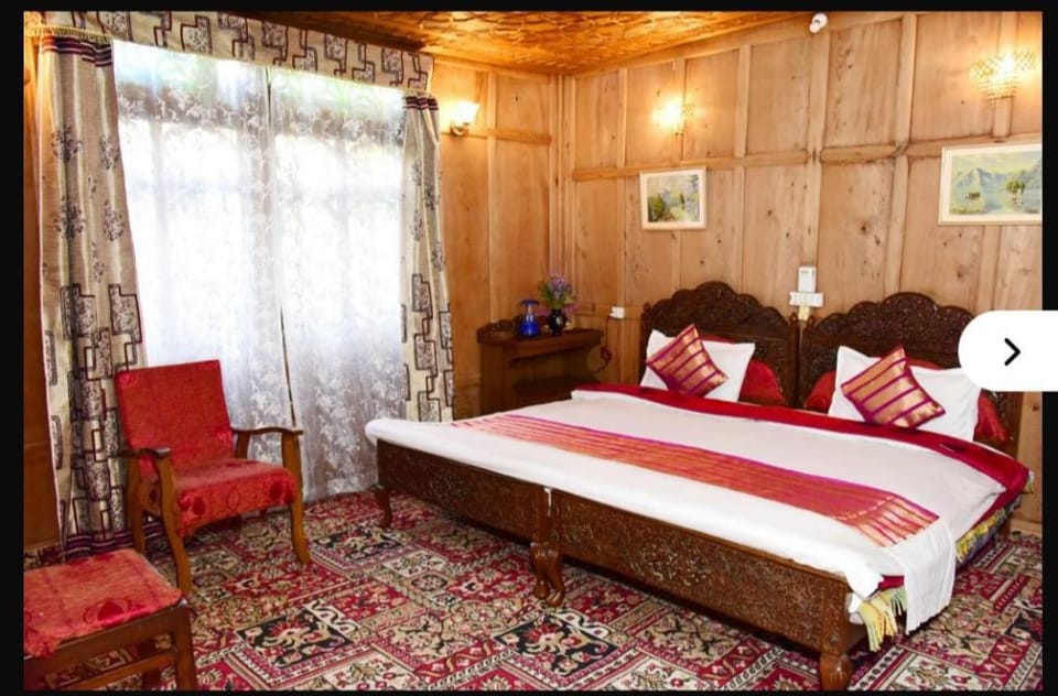 Houseboat Hunza , Dallake Villa in India
