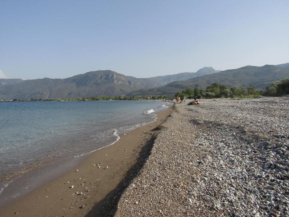 Pέτρινο διαμέρισμα με πισίνα και θέα θάλασσα Apartment in Peloponnese, Western Greece and the Ionian