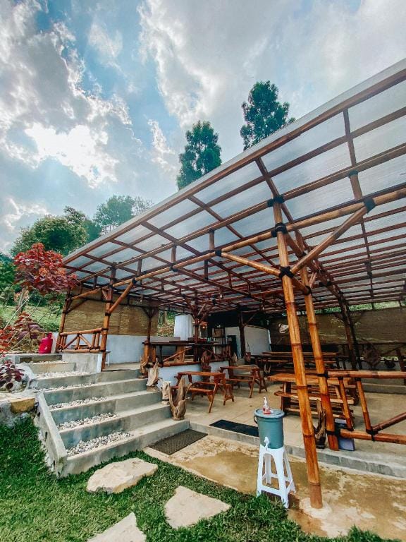 forest garden batulayang Luxury tent in Cisarua