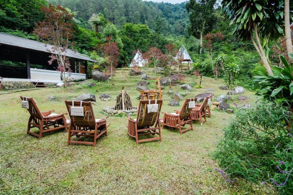 forest garden batulayang Luxury tent in Cisarua
