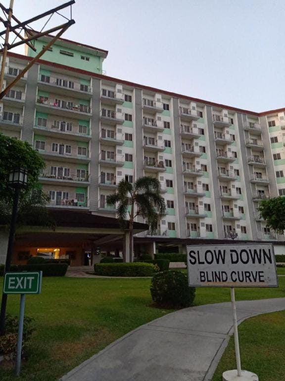 1BR Condo Unit in Field Residences  Apartment in Las Pinas