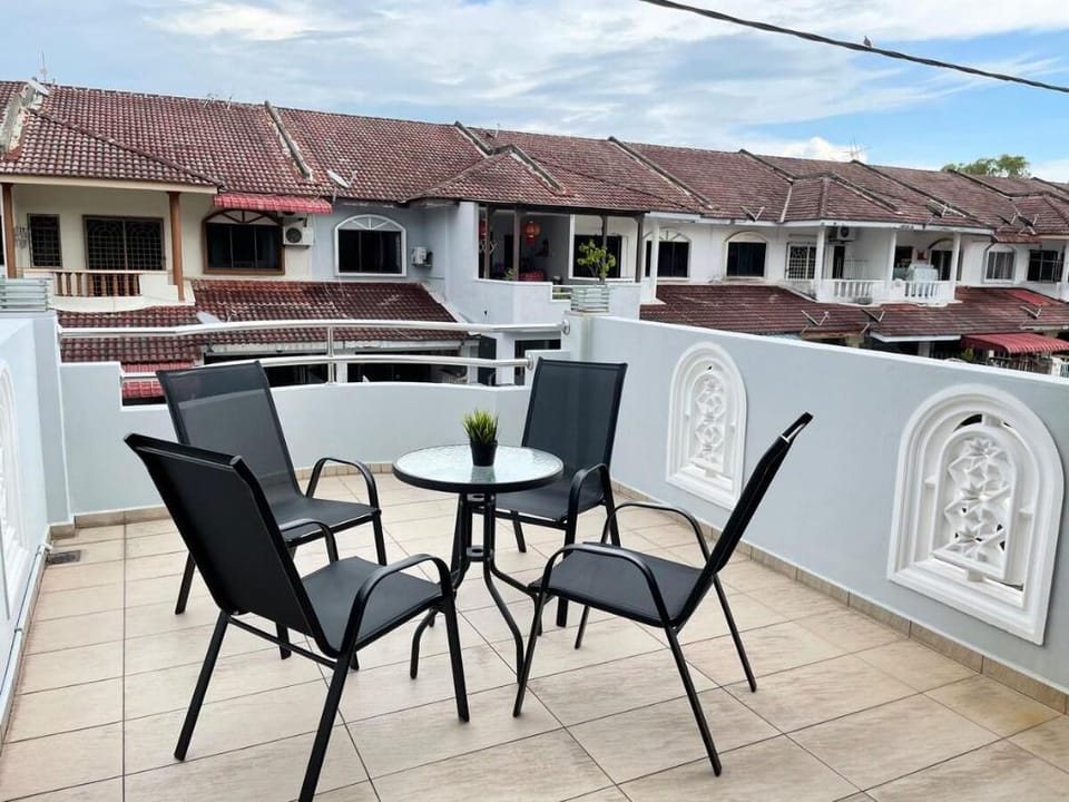 Kota Laksamana 3BR with Balcony i-stay99 Vacation rental in Malacca
