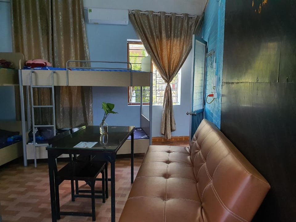 Nha Xanh Ha Long Homestays Vacation rental in Laos