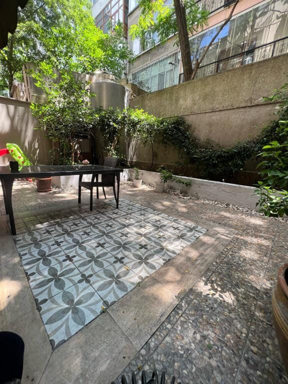 Apartment with garden in the center of Şişli Apartment in Istanbul