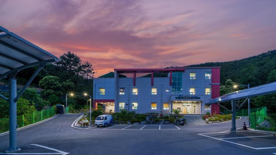 Tongyoung Sandeulhae Healling Pension Bed and Breakfast in South Korea