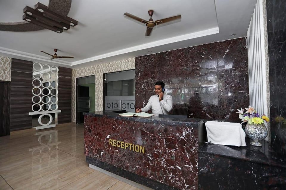 Hotel Clarks Inn Express Bharatpur Hotel in Uttar Pradesh