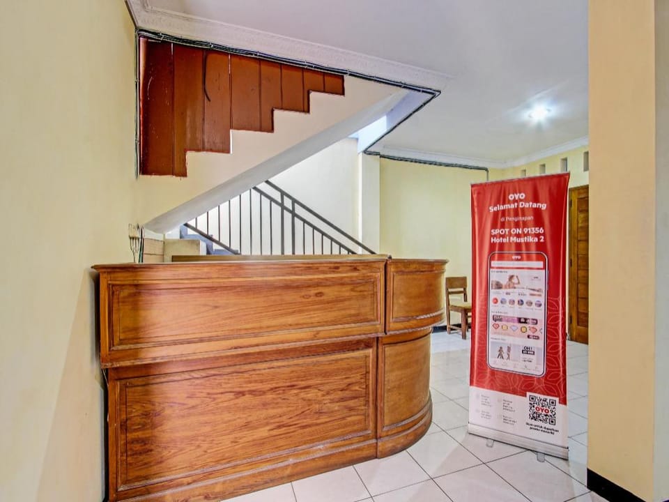 SPOT ON 91356 Hotel Mustika 2 Syariah Hotel in East Java