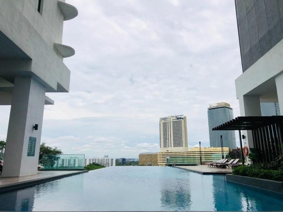 Southkey Mosaic, Paradise bathtub by Antlerzone Vacation rental in Johor Bahru