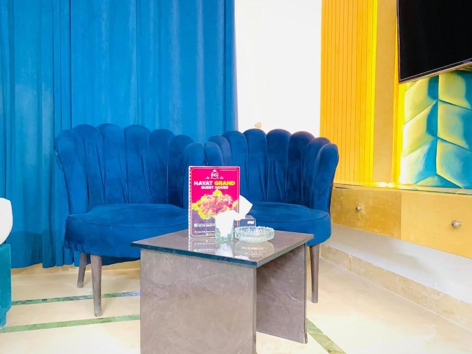 Hayat Grand -Family Guest House Hotel in Islamabad