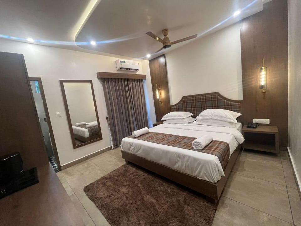 Roseal Beach Front Hotel in Calangute