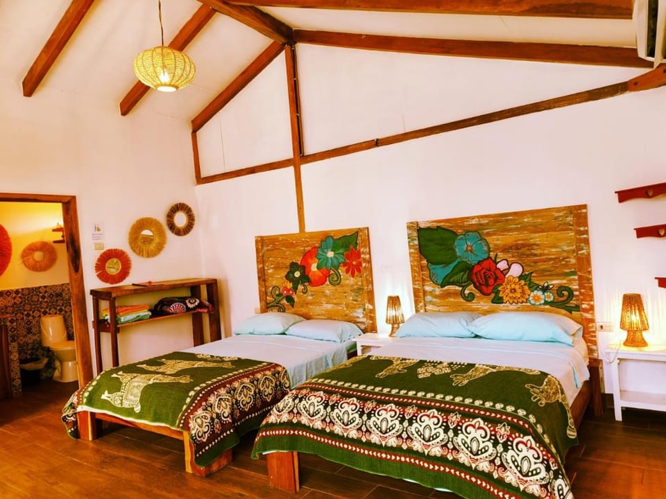 Café Madame Bed and Breakfast in Puerto Lopez