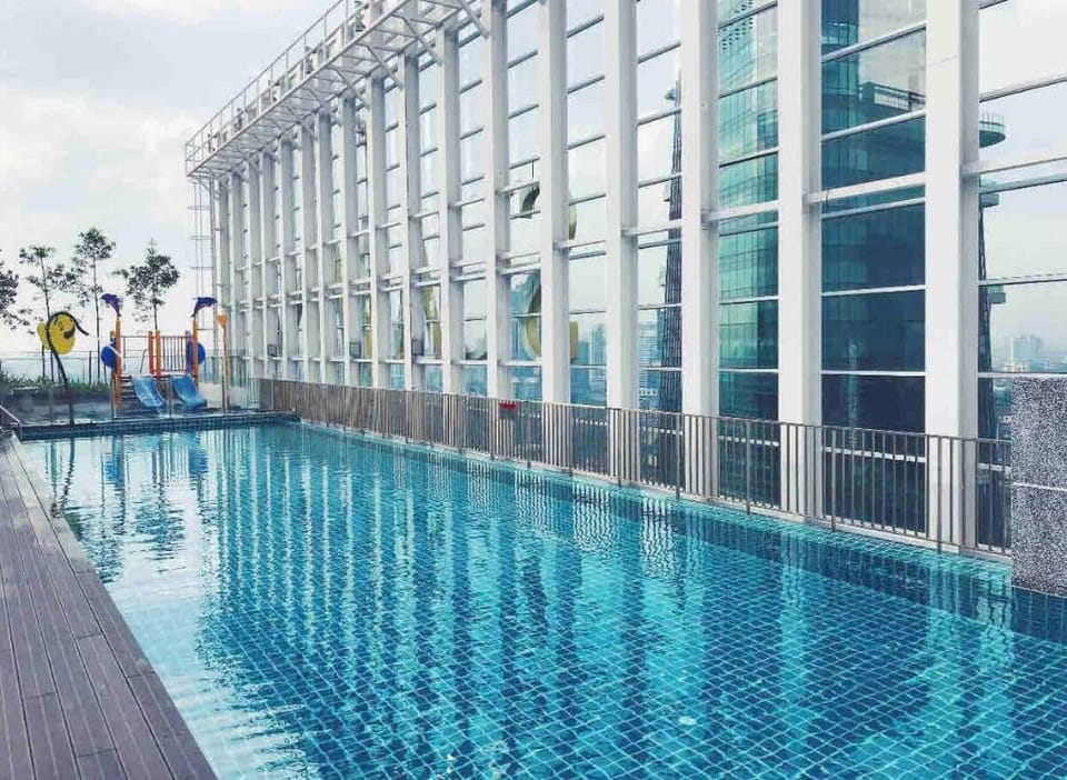 JB City Suasana【3BR Suite】 Amber Family Suite byⓗⓢ Vacation rental in Johor Bahru