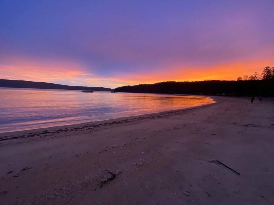 Rock Davis Luxury Beachouse - 100mtrs to Beach Vacation rental in Patonga