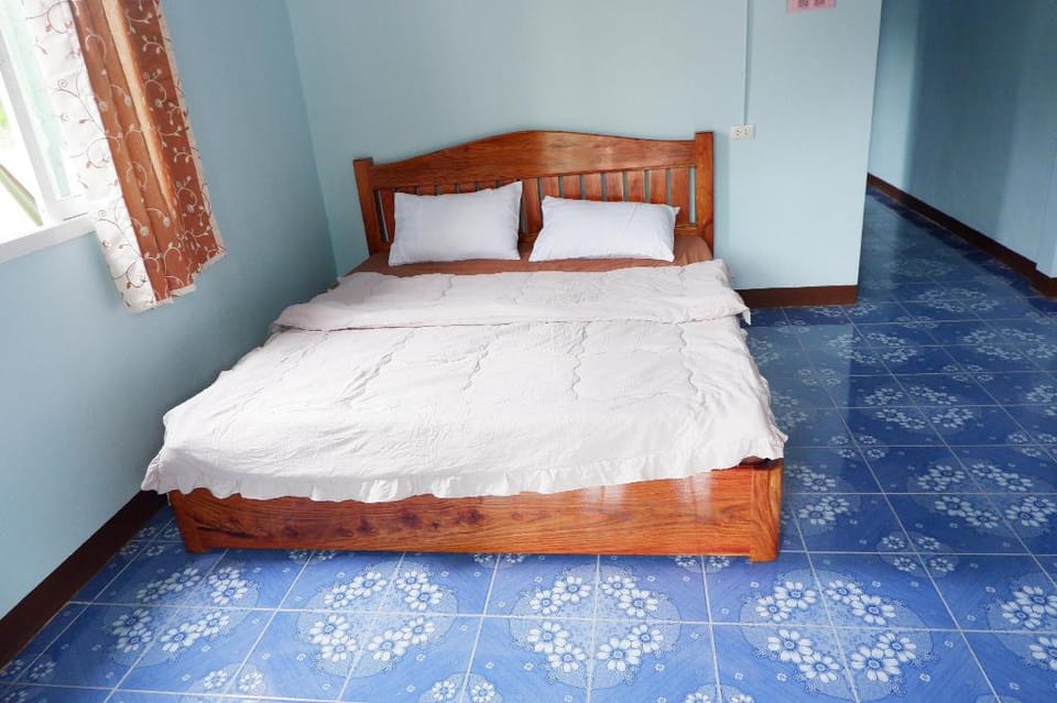 SP ทรัพย์เพิ่มพูลโฮมสเตย์ บึงโขงหลง ห้องสีขาว Vacation rental in Laos