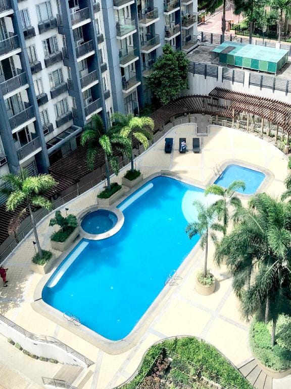 Luxury Condotel Near Manila Airport NAIA Terminal Villa in Pasay