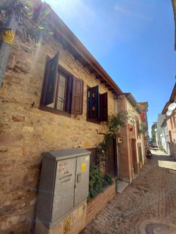 Eski bir rum evinde yasama hayaliniz oldumu hiç ? Vacation rental in İzmir Province