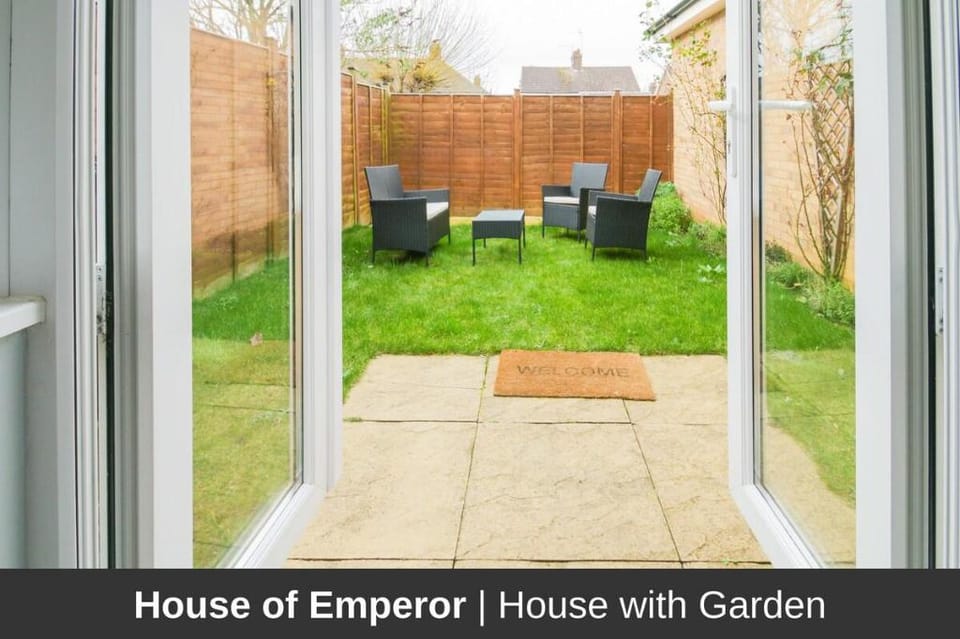 A 3 Bedrooms ★ WiFi ★ 2-3 cars Parking ★ Netflix Vacation rental in Huntingdonshire District