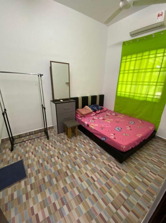 Homestay Kampung Tawakal Vacation rental in Johor Bahru
