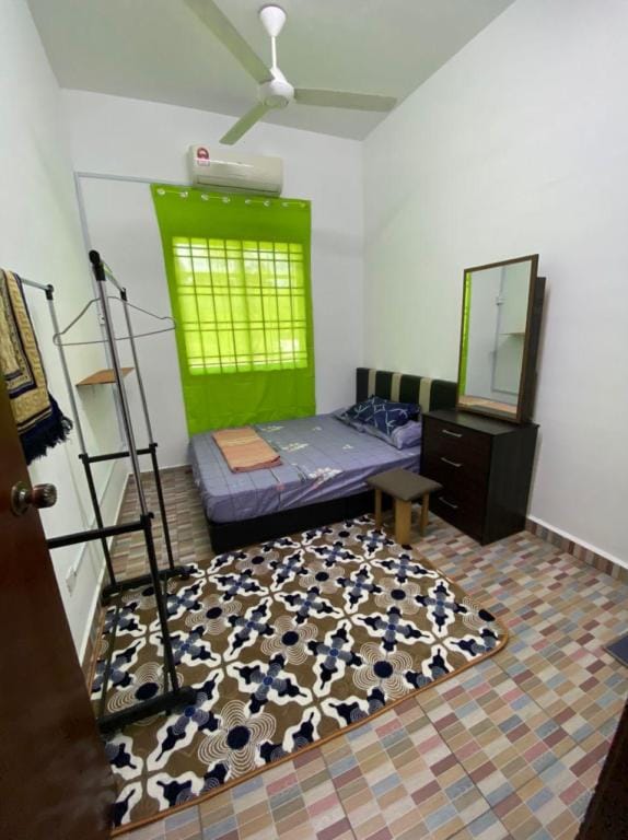 Homestay Kampung Tawakal Vacation rental in Johor Bahru