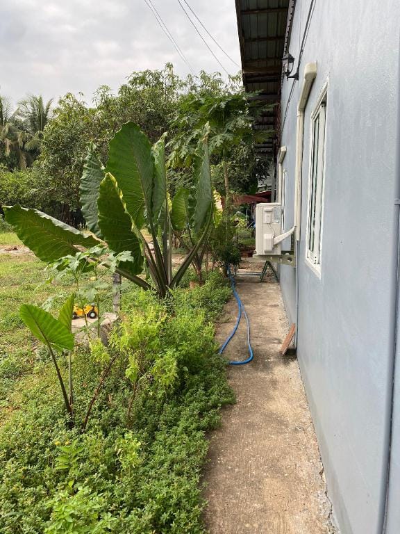 Phempun Home Stay, Buengkhonglong, Blue Room Vacation rental in Laos