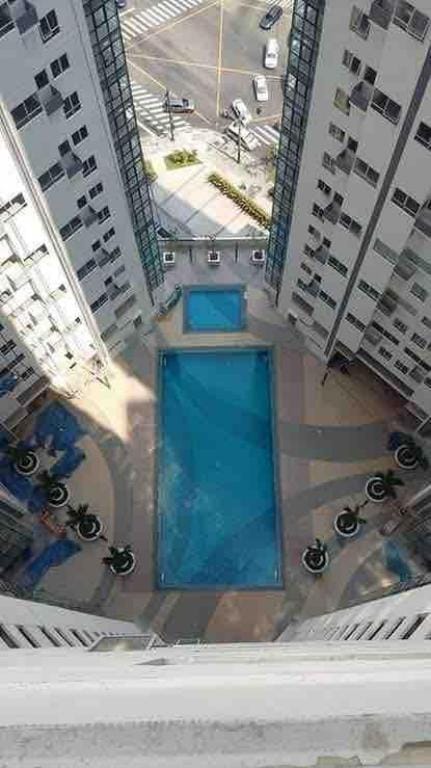 BGC Taguig Condo Bi-level 2-BR Apartment in Makati