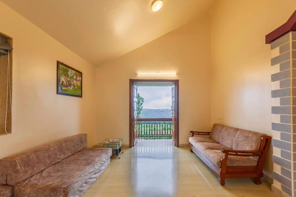 Stone Mansion, Bhilar Near Panchgani/Mahabaleshwar Villa in Maharashtra