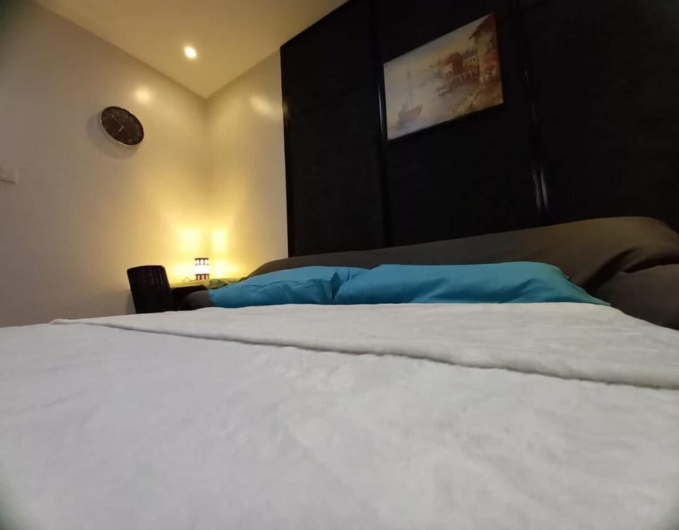Adorable 1-Bedroom with hot shower and tub Apartment in Pasay