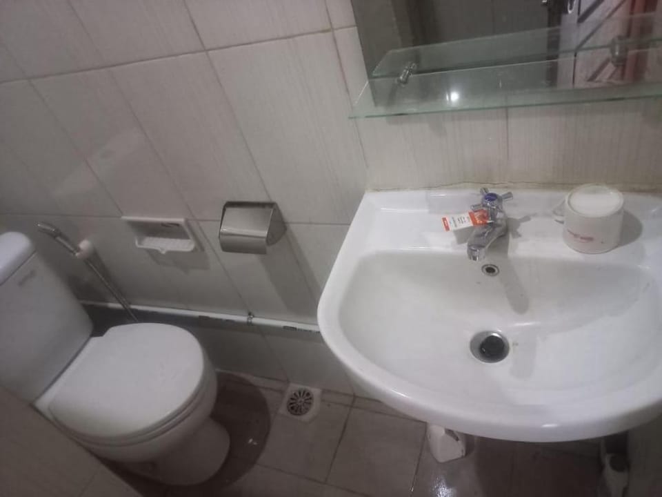 Kosan Gilbert Briel bayar di tempat 085780521796 Vacation rental in Indonesia