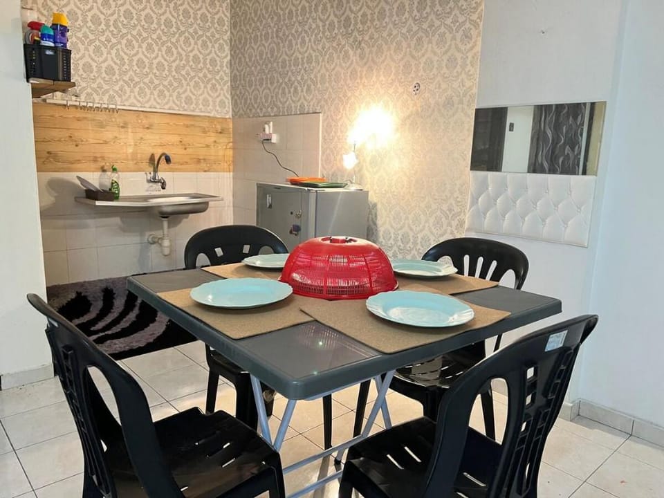 Studio Apt next Hospital Ampang, perfect 4 Family Apartment in Hulu Langat