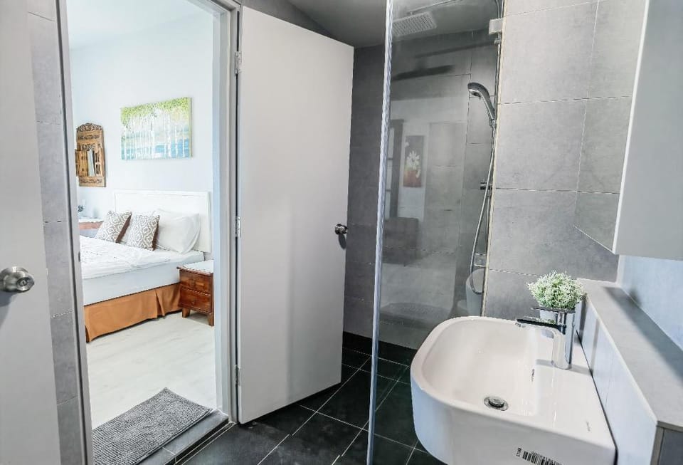 Seaview Lavender Homes @JQ | 2 Rooms | 5 pax Apartment in Kota Kinabalu