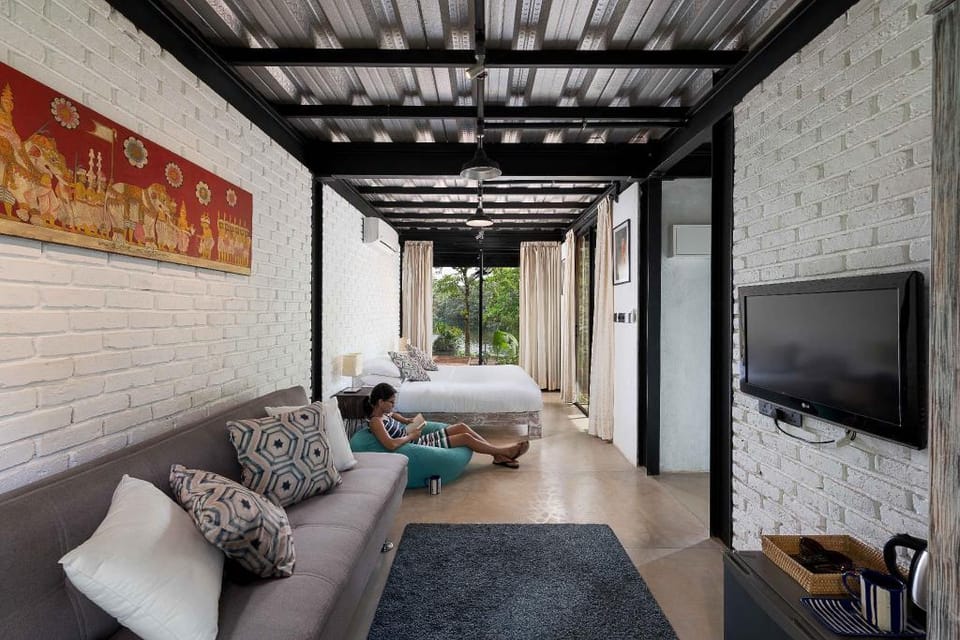 Kozy's Canvas Villa in Western Province
