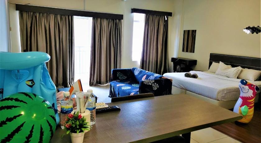 HomeStay FHS @ Free Water Theme Park Tickets Suite Apartment in Malacca