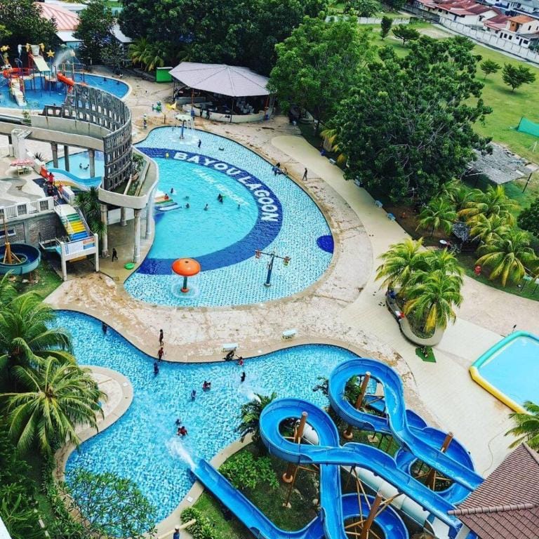 HomeStay FHS @ Free Water Theme Park Tickets Suite Apartment in Malacca