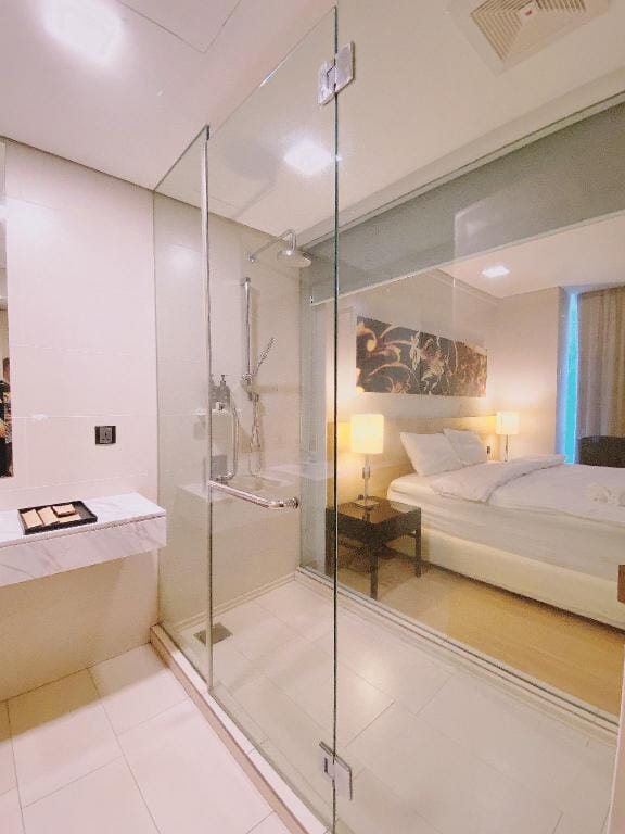 Straits Suite by C.Homestay - Deluxe Double Apartment in Malacca