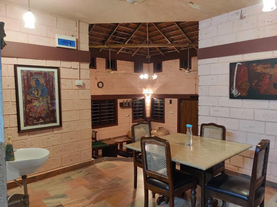 Eden-like 2 bedroom villa with pool & lush forest  Villa in Maharashtra