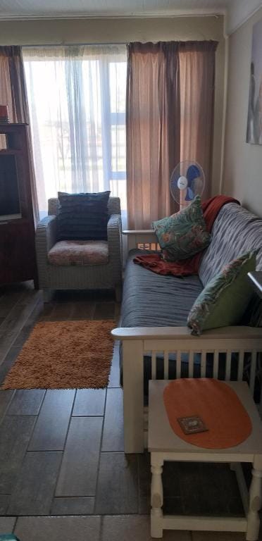 San-Lou Airbnb Apartment in Port Elizabeth