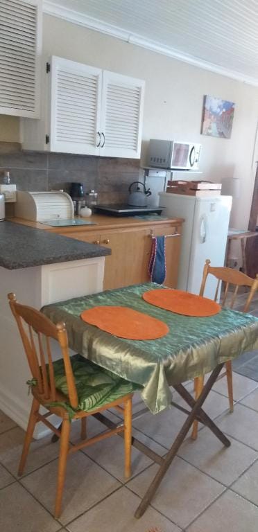 San-Lou Airbnb Apartment in Port Elizabeth