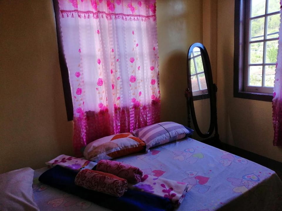Inn Maugay Bed and Bath Apartment in Cordillera Administrative Region