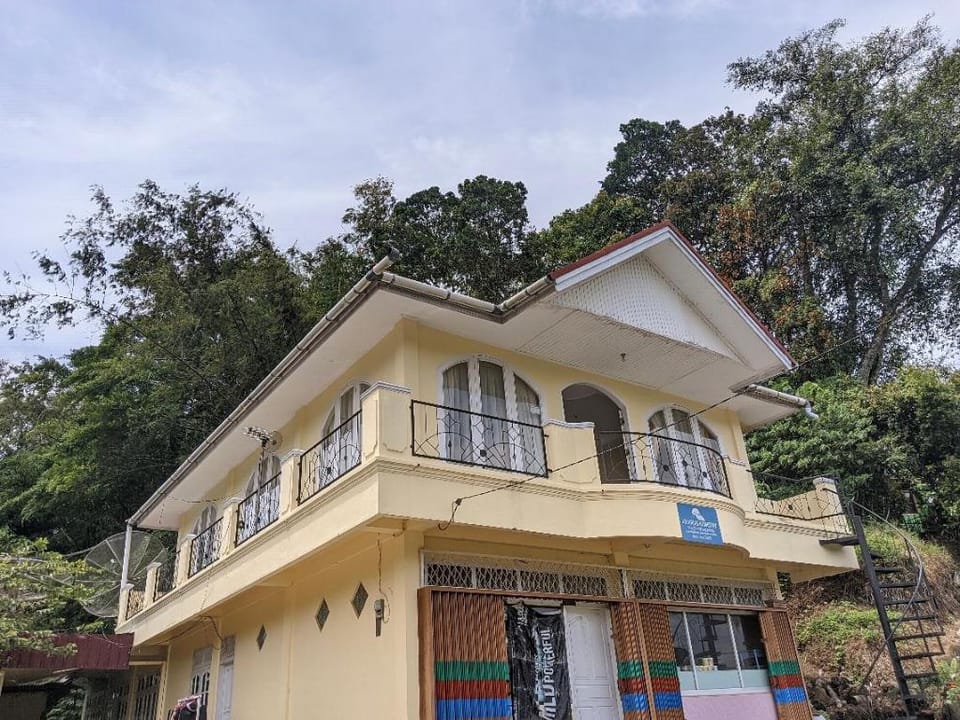 Khadijah homestay Padang panjang Vacation rental in West Sumatra, Indonesia