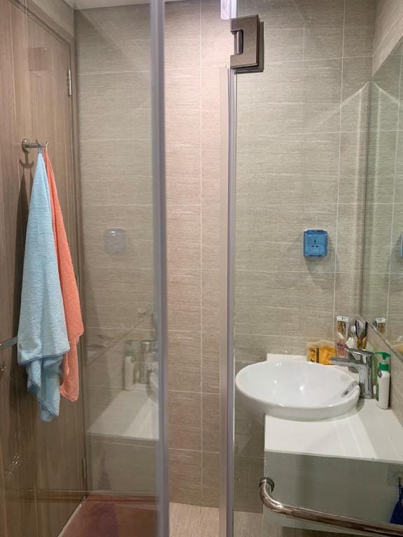 Bin Homestay - Vinhomes Ocean Park Apartment in Laos