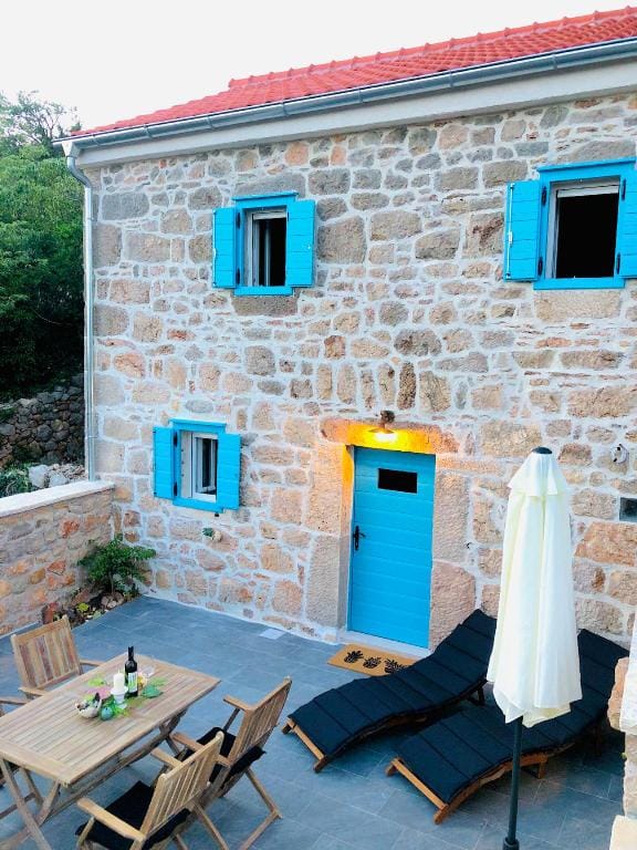 Luxury stone house near National Park Paklenica Vacation rental in Seline