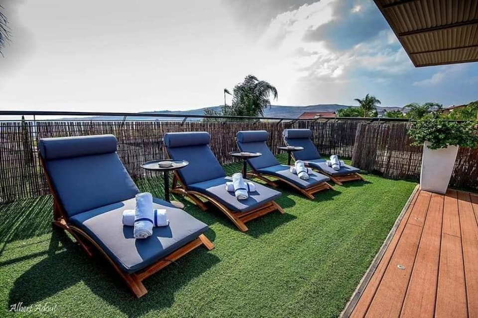 RED  SUITE Vacation rental in North District