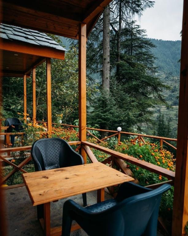 Forest escape cottage  Vacation rental in Himachal Pradesh