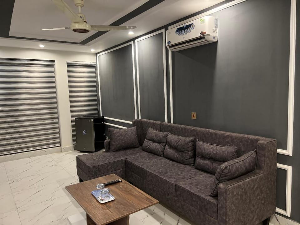 Midway Residency  Apartment in Lahore