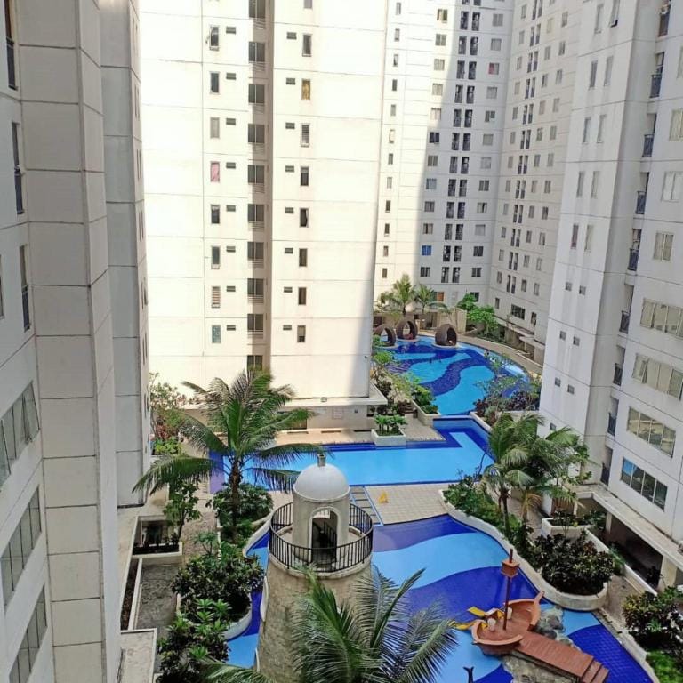 Menteng Square Apartemen Deluxe Room Apartment in Jakarta