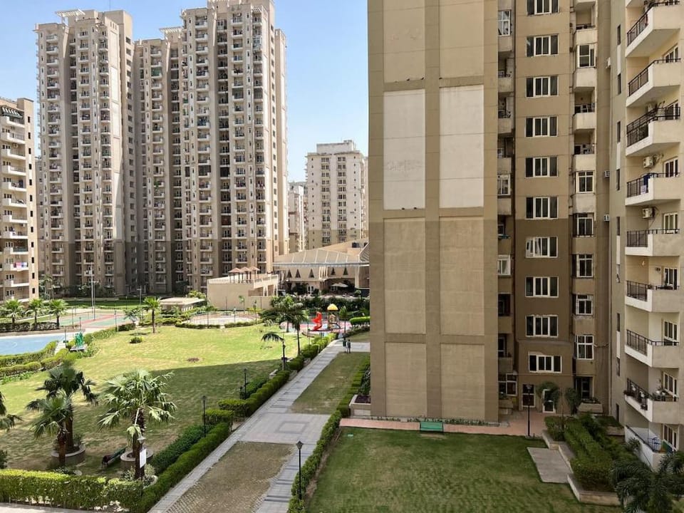 Square by Noida Studios Apartment in Noida