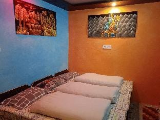 Shri Narayan tourist lodge & Chandica hotel Apartment in Uttarakhand