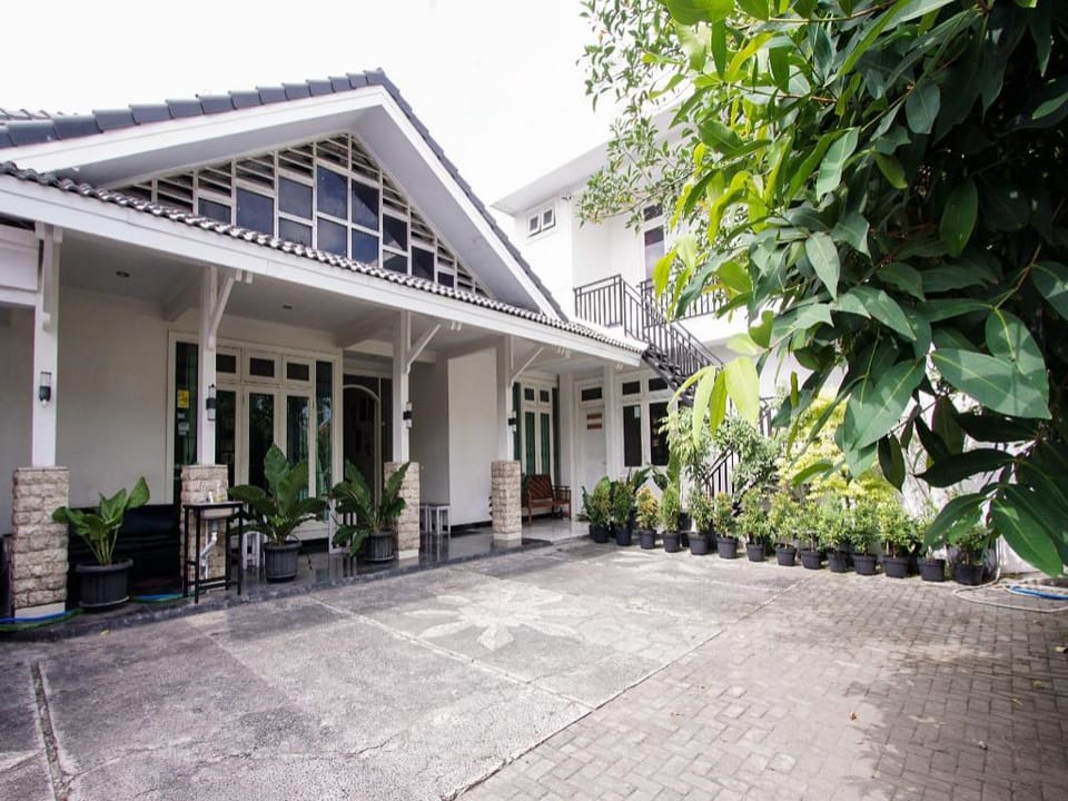 OYO 3864 Babaran 71 Hotel in Yogyakarta