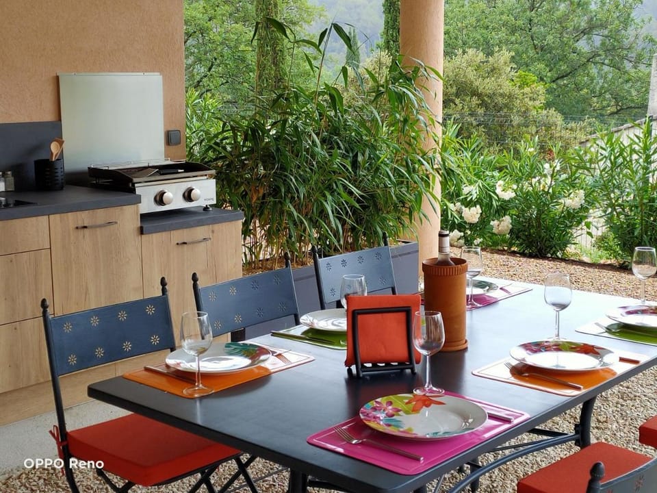 Les Hauts Du Peireguier Bed and Breakfast in French Riviera