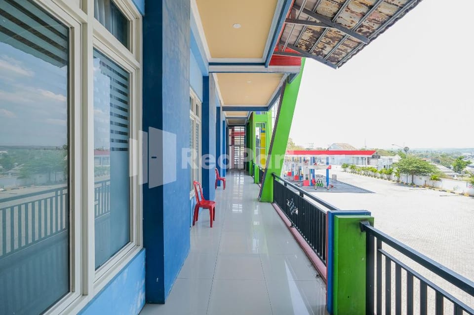 Grand Kencana Guesthouse Syariah near Wisata Bahari Lamongan Mitra RedDoorz Hotel in East Java